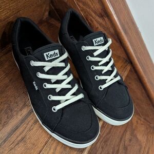 Keds Women's Center Black & White Sneaker Size 8 Worn Once